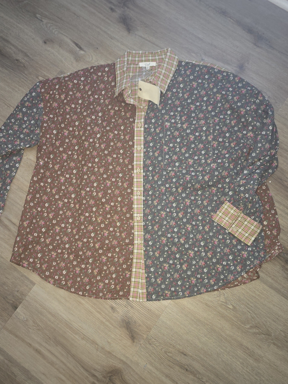 Easel Split Floral Cottage Core Patchwork Button-Down Shirt in Brown & Blue Med.